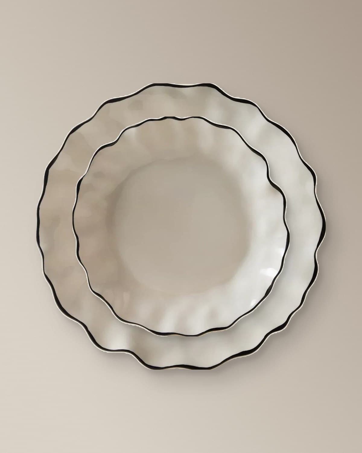 The Ribbon collection: Ribbon Dinner Plate, Ribbon Salad Plate