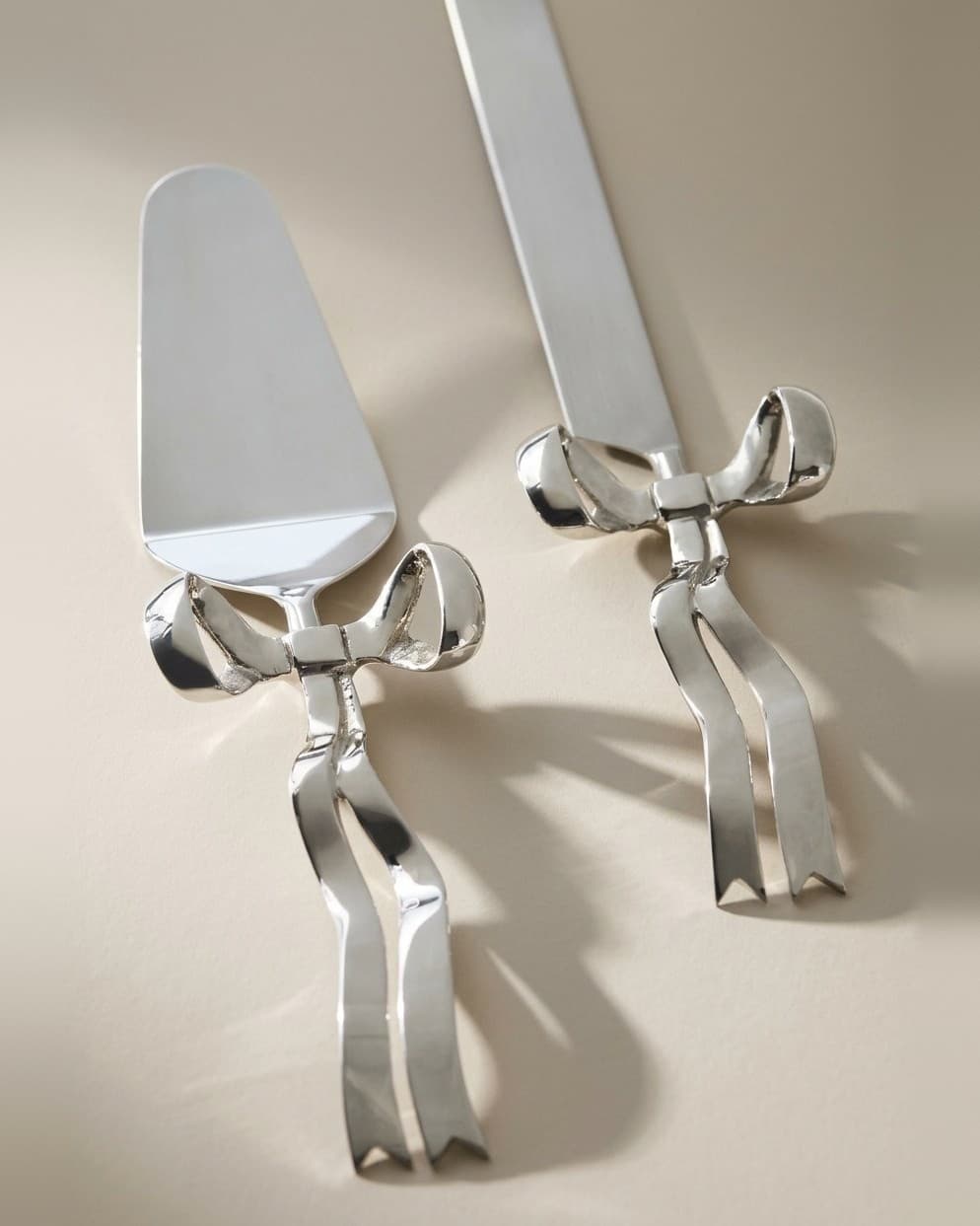Silver Bow Cake Cutting Set